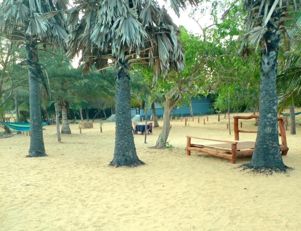 Beach Bungalow Yala Kirinda  Bagian luar foto