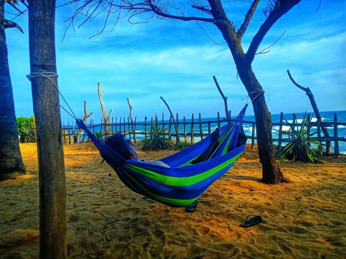 Beach Bungalow Yala Kirinda  Bagian luar foto