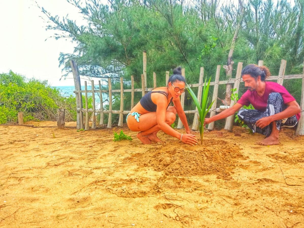 Beach Bungalow Yala Kirinda  Bagian luar foto